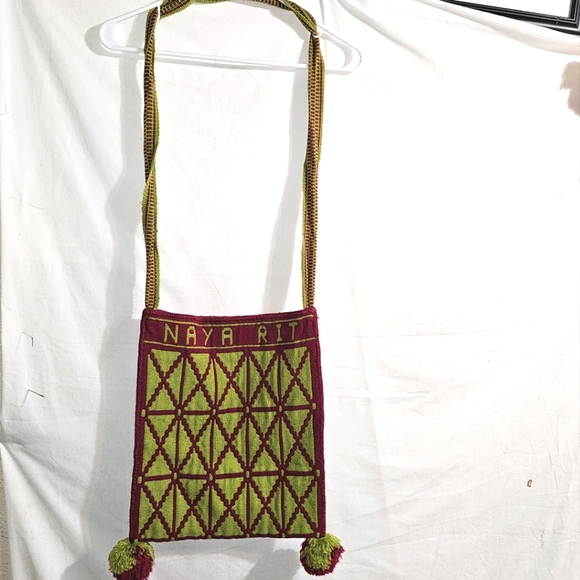 Huichol art yarn Bag - Picture 5 of 10